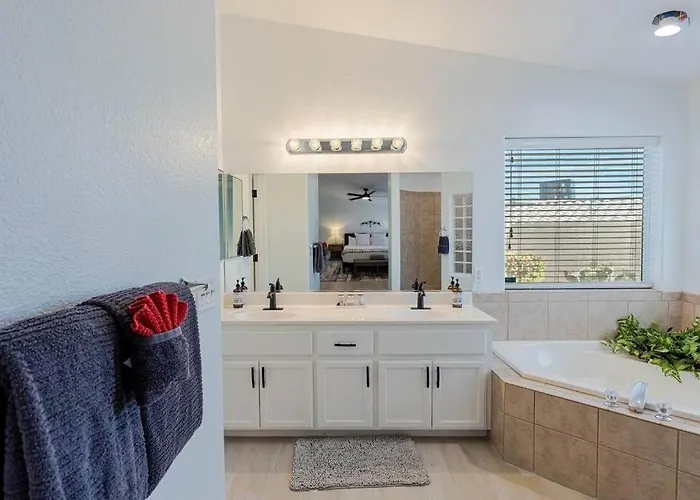 Cattail Paradise - Pool, Bbq, Smart Tv, Sleeps10 Apartment *
